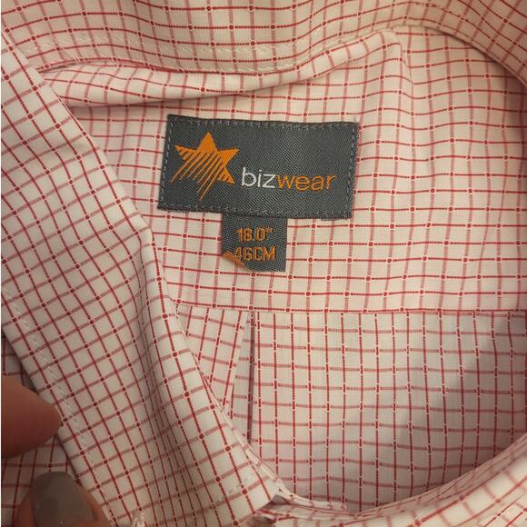 NWT Winn-Dixie XL 18 Button-Down Shirt Red Check Embroidered Logo Career Ready - Picture 5 of 9